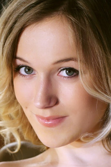 Metart model Aislin