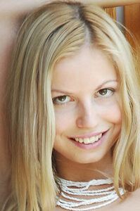Metart model Julia AL
